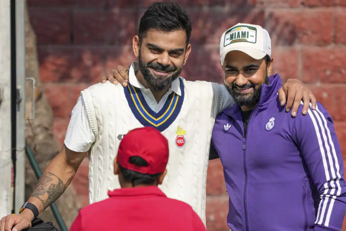 Virat Kohli shared a heartwarming moment with his childhood friend Shawez Khan during training with the Delhi squad at the Arun Jaitely Stadium in New Delhi.