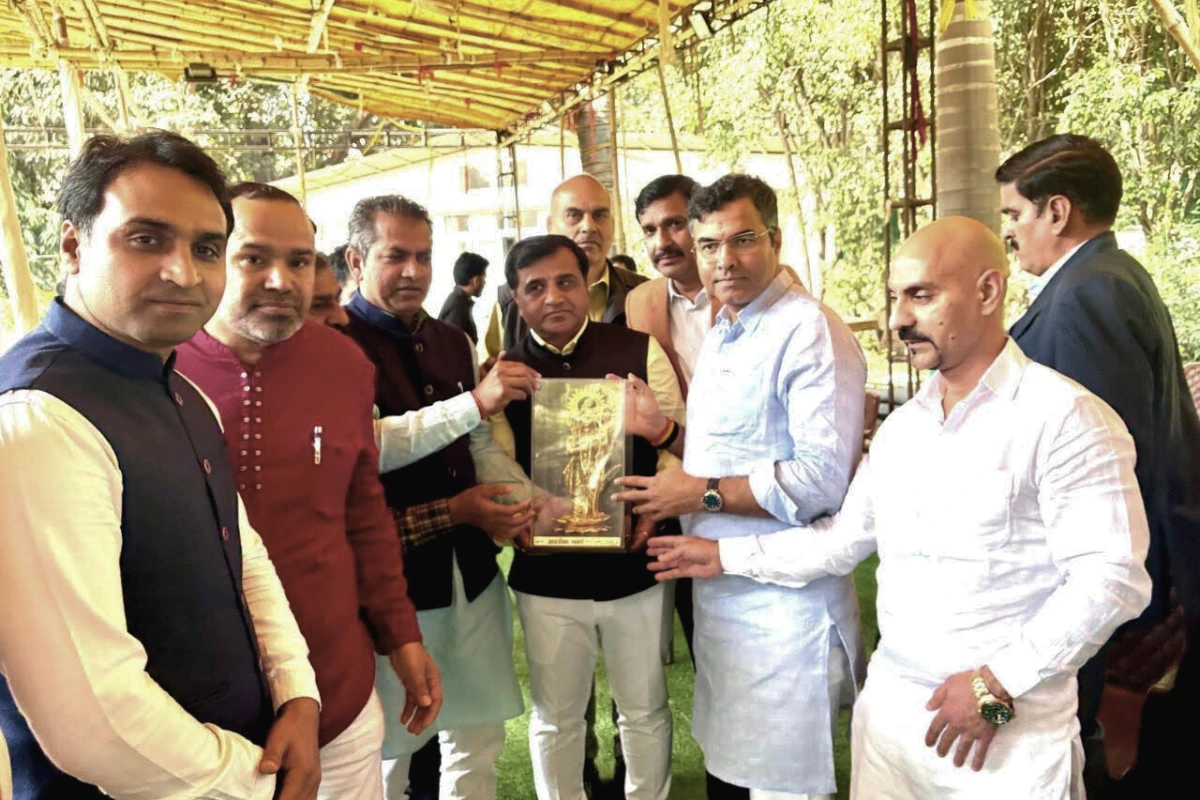 Delhi Delegation Meets Minister to Address Ongoing Road Blockade at Singhu Border.