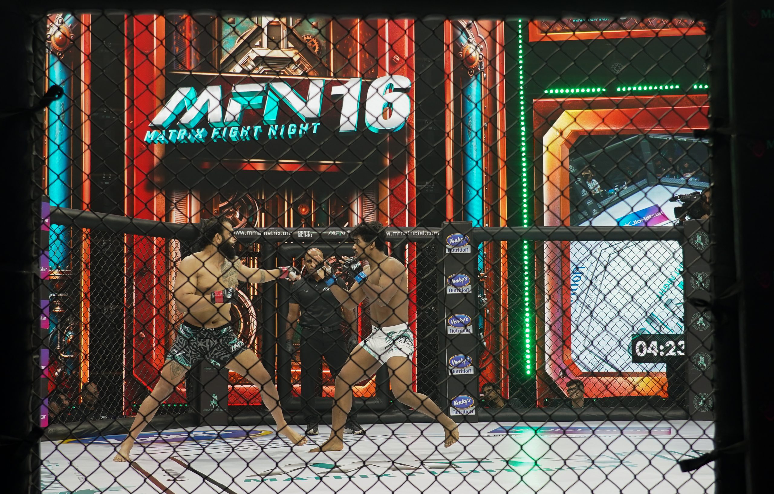 Jyoti Kalita vs. Sameer Dhiman at Matrix Fight Night 16. (Photo by Ritik Sharma)