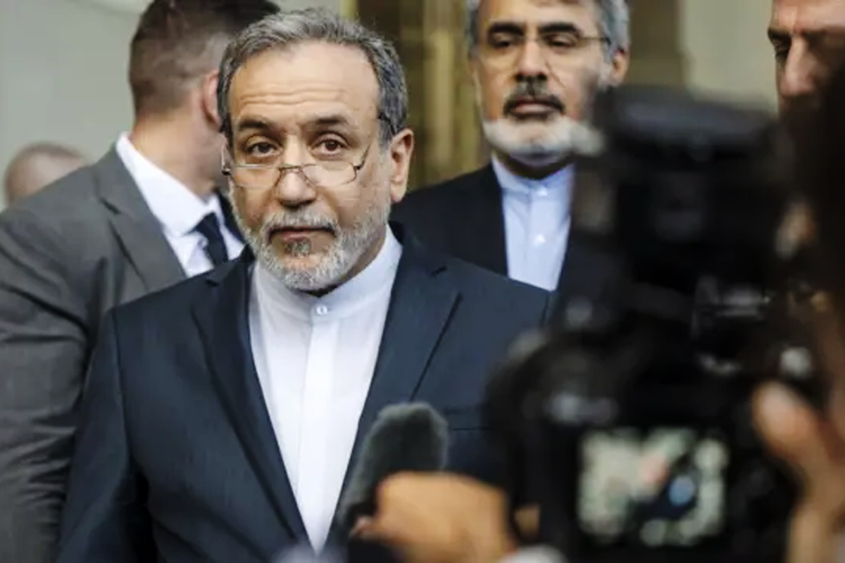 Iran FM: US Entry Into War Perilous for Everyone